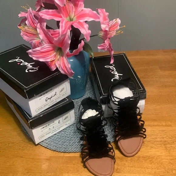 Qupid black strappy sandals NWT - Picture 1 of 11